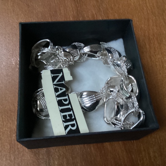 Napier Chunky Silver-tone Necklace New With Tag - Picture 3 of 10